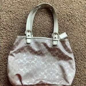 Coach purse in very good condition